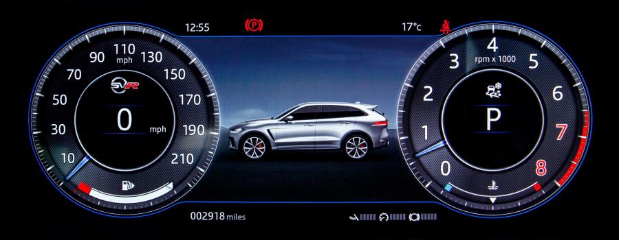 Панель приборов Jaguar F-Pace SVR 2018 года  (WW) (фото 95 из 115)